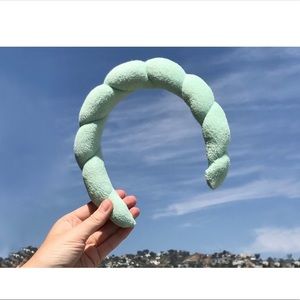 VERSED NWT HEADBAND